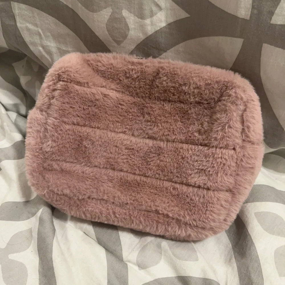 Cynthia Rowley Cosmetic Bag Pink Plush Mini Fuzzy Blush Zip Up Makeup Pouch Soft